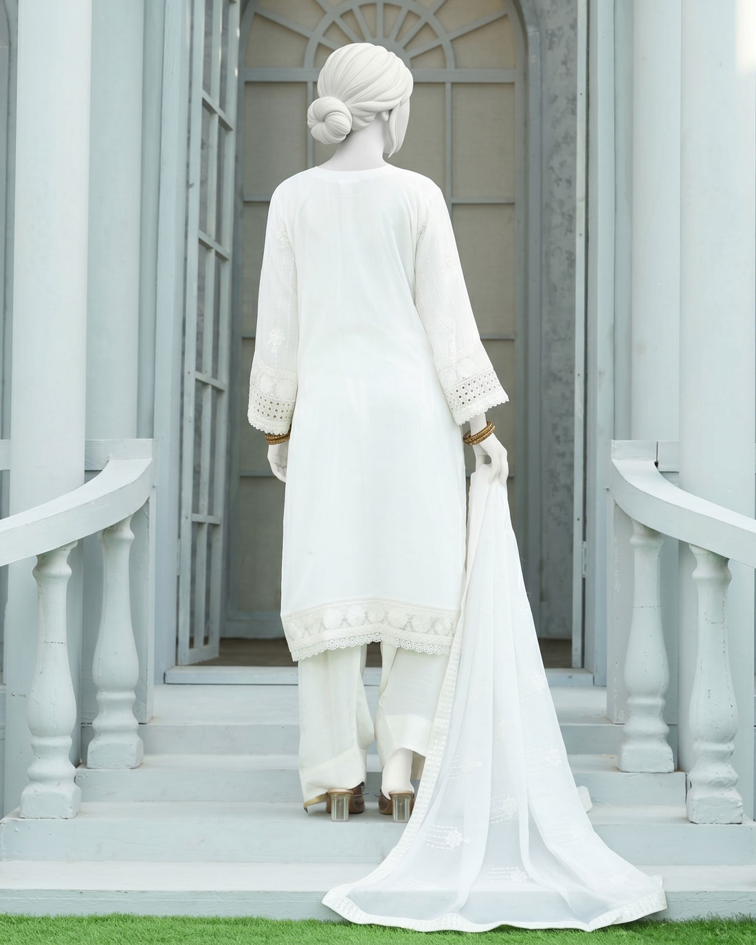blue luxury embroidered 3 pcs suit (copy) blue luxury embroidered 3 pcs suit (copy)