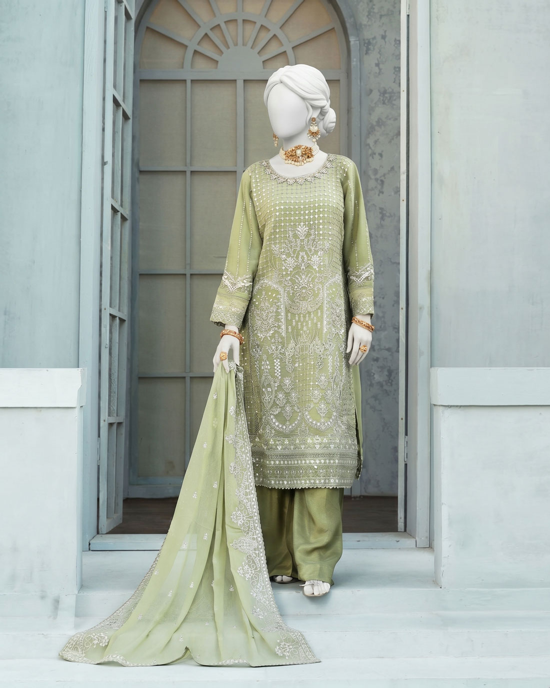 blue luxury embroidered 3 pcs suit (copy) blue luxury embroidered 3 pcs suit (copy)